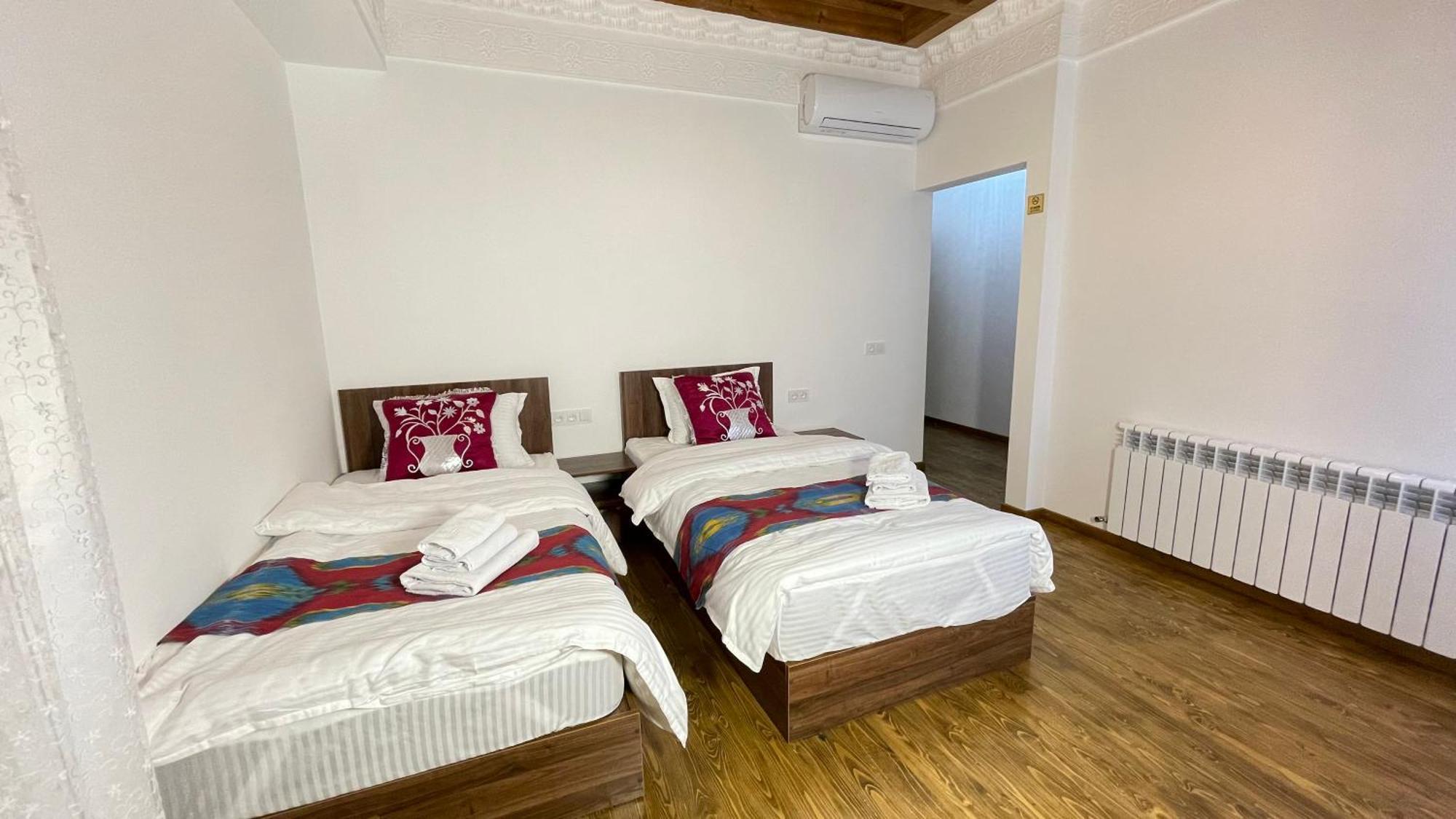 Mahbubakhon Guest House In Old City Бухара Экстерьер фото