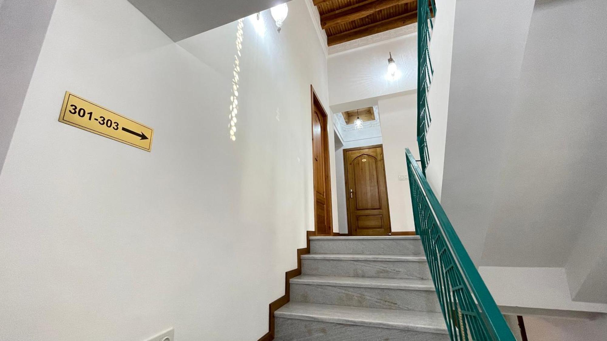 Mahbubakhon Guest House In Old City Бухара Экстерьер фото