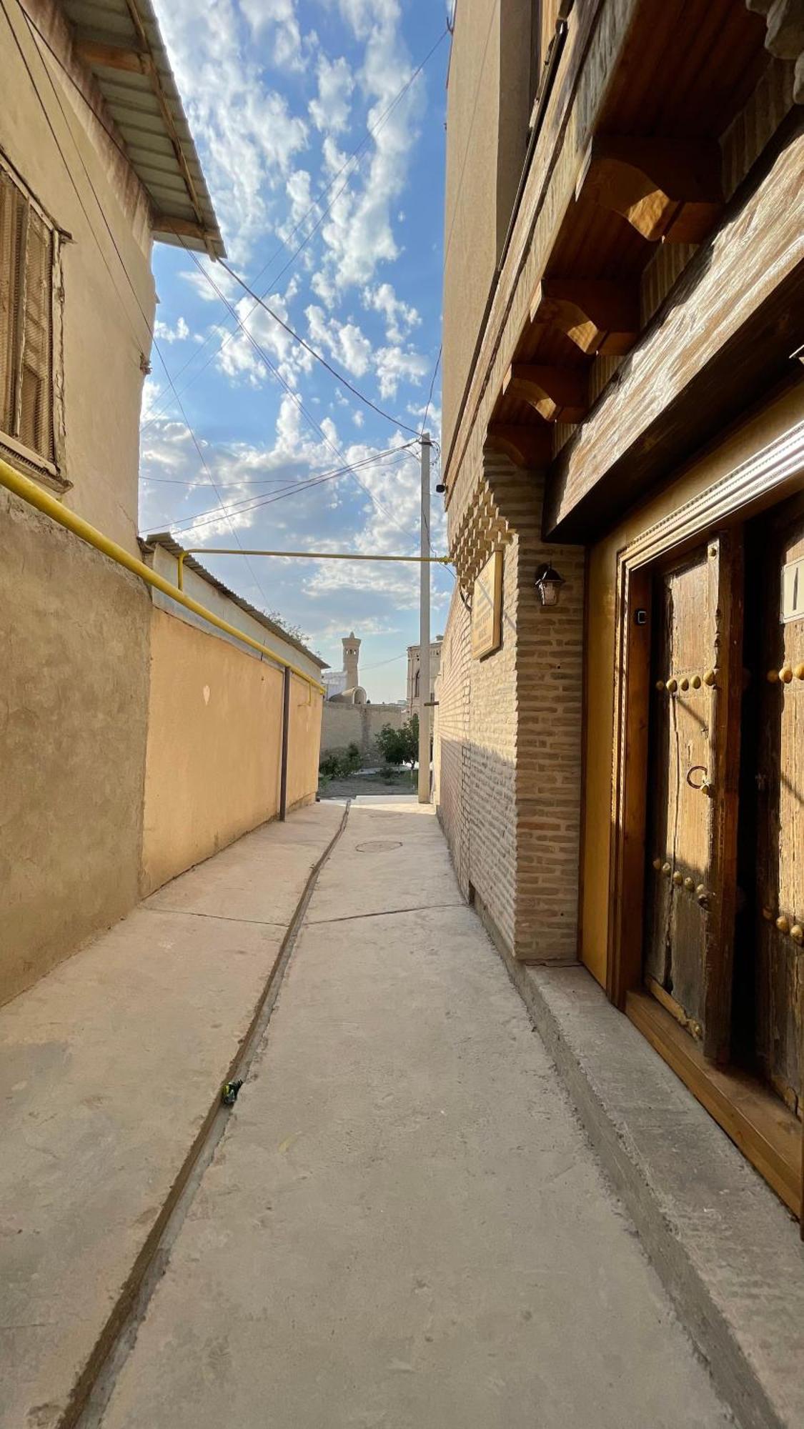 Mahbubakhon Guest House In Old City Бухара Экстерьер фото