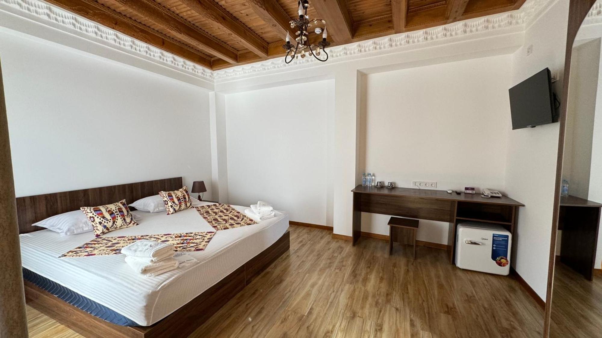Mahbubakhon Guest House In Old City Бухара Экстерьер фото