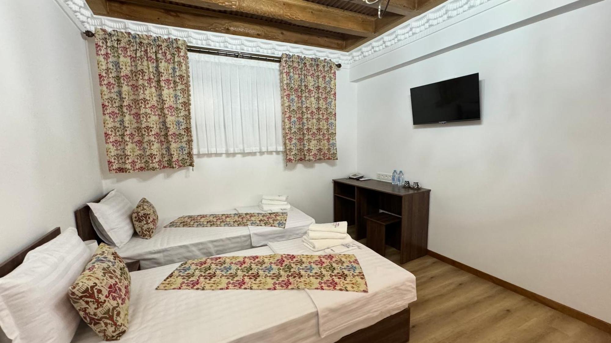 Mahbubakhon Guest House In Old City Бухара Экстерьер фото