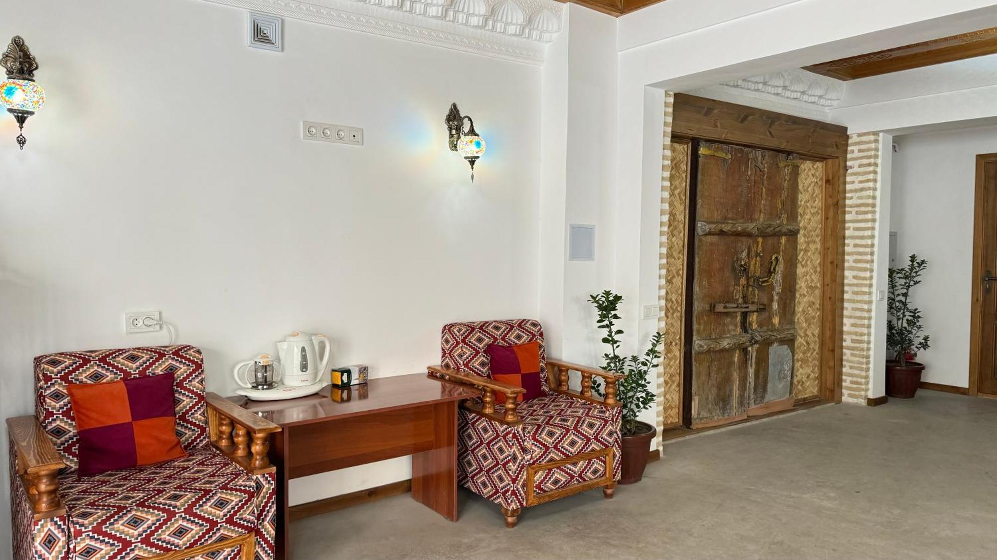 Mahbubakhon Guest House In Old City Бухара Экстерьер фото